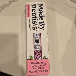 Brand New Sealed Made By Dentists Kids Electric Toothbrush With Extra Brushheads